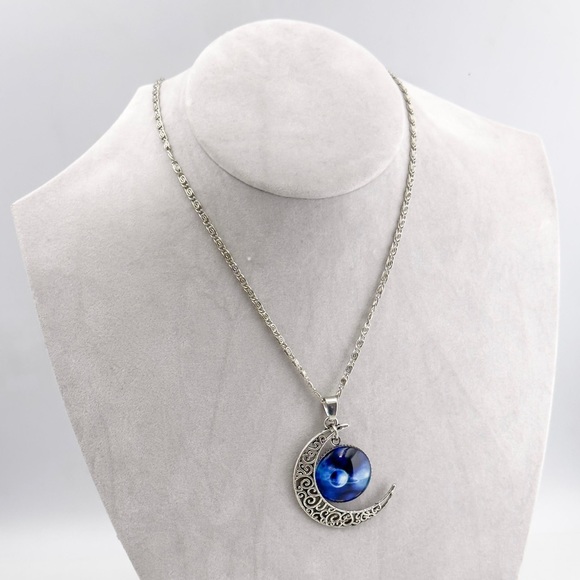 Moon and planet necklace - Picture 3 of 3